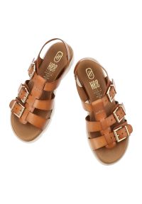 Sandały damskie Hee, cholewka ze skóry naturalnej paski z regulacją na klamry grubsza podeszwa casualowy styl, brązowe, 26100. Okazja: na co dzień. Zapięcie: klamry. Kolor: brązowy. Materiał: skóra. Wzór: paski. Styl: casual #9