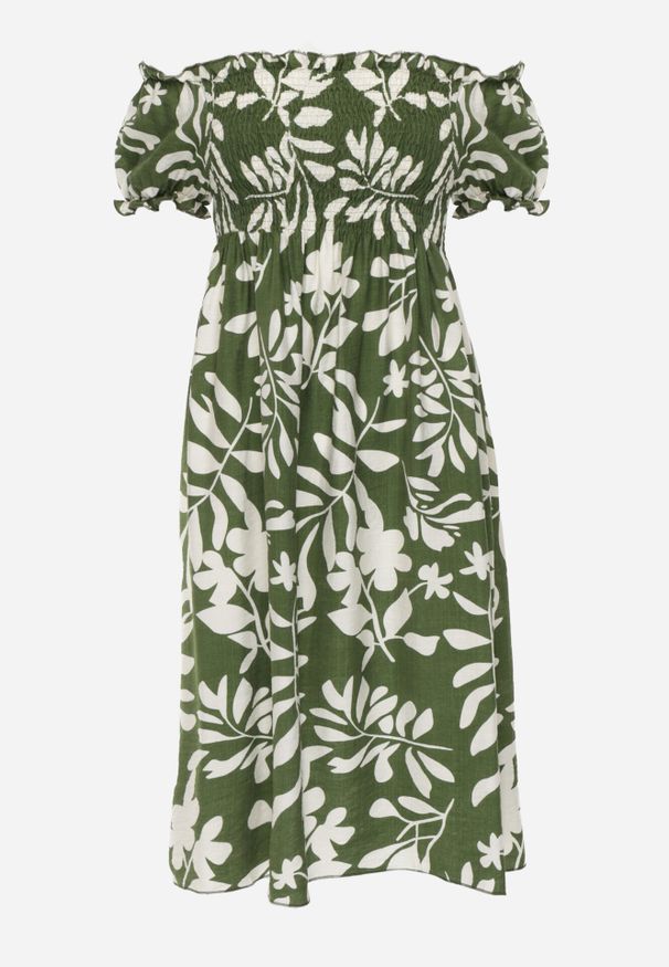 Born2be - Zielona Wiskozowa Sukienka Hiszpanka w Kwiatowy Wzór Berinira. Okazja: na co dzień. Typ kołnierza: dekolt hiszpanka. Kolor: zielony. Materiał: wiskoza. Wzór: kwiaty. Sezon: lato. Typ sukienki: proste, z odkrytymi ramionami. Styl: elegancki, casual