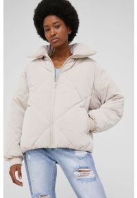 Answear Lab kurtka damska kolor beżowy zimowa. Okazja: na co dzień. Kolor: beżowy. Sezon: zima. Styl: wakacyjny