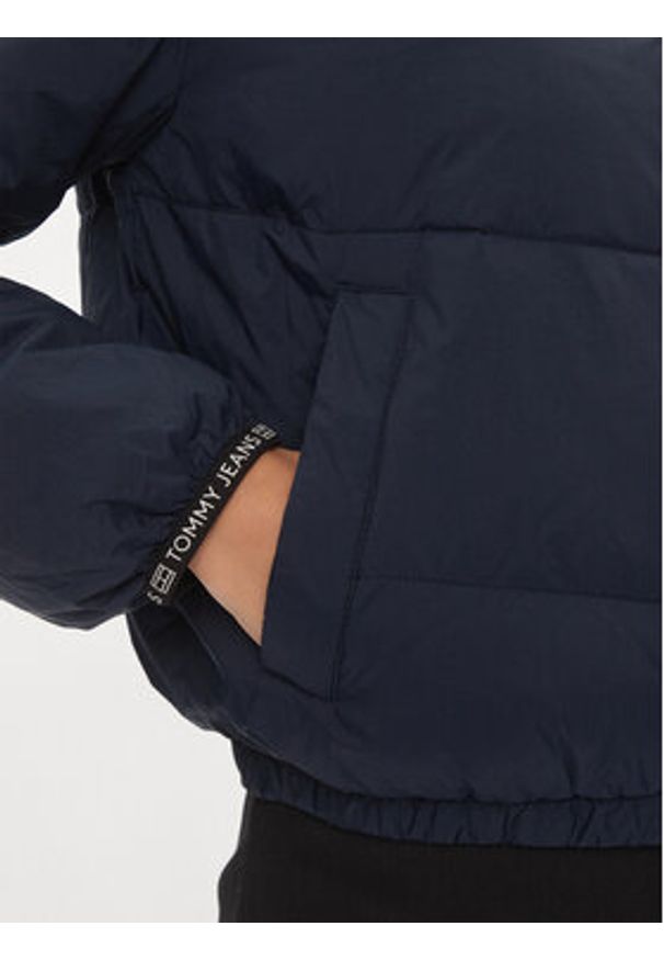 Tommy Jeans Kurtka przejściowa DW0DW17238 Granatowy Regular Fit. Kolor: niebieski. Materiał: syntetyk