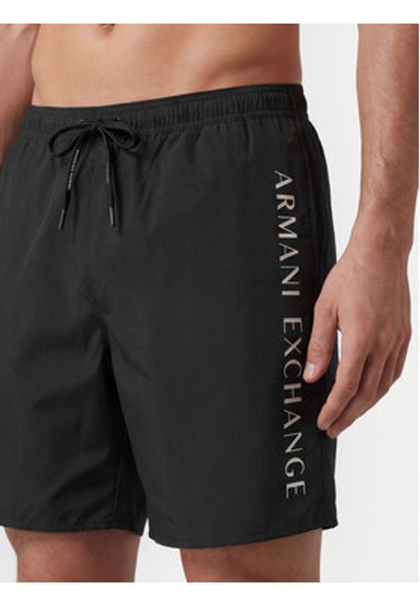 Armani Exchange Szorty kąpielowe XM000835 AF22573 UC001 Czarny Regular Fit. Kolor: czarny. Materiał: syntetyk