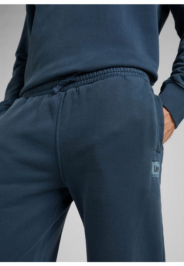Lee - LEE SWEAT PANT MĘSKIE SPODNIE DRESOWE DRESY MARINE L74LTJ54 112322435. Materiał: dresówka. Styl: marine