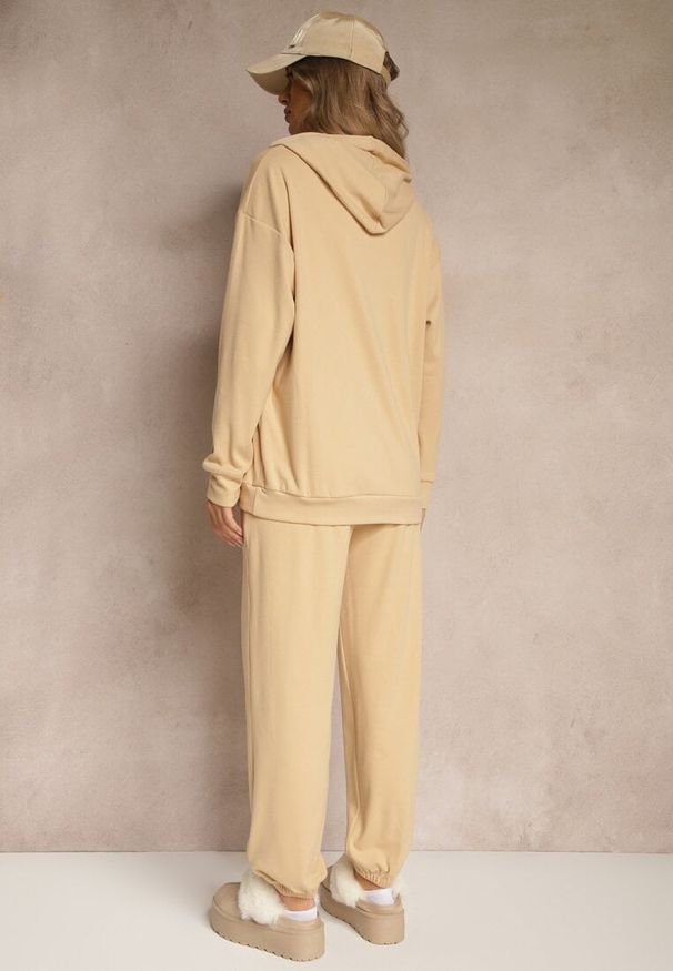 Renee - Ciemnobeżowy Komplet Dresowy Spodnie i Bluza z Kapturem i Kangurową Kieszenią Lotilea. Kolor: beżowy. Materiał: dresówka