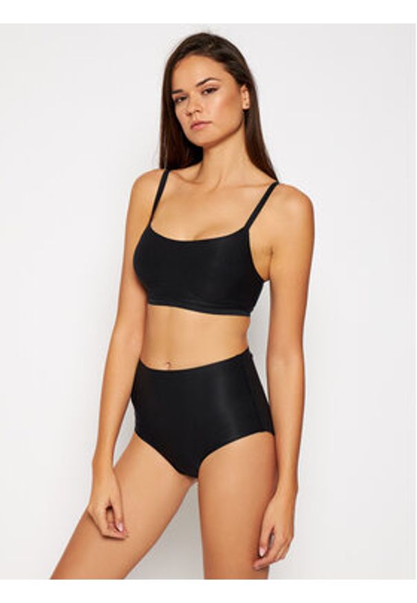 Chantelle Figi klasyczne z wysokim stanem Soft Stretch Plus Size C11370 Czarny. Stan: podwyższony. Kolekcja: plus size. Kolor: czarny. Materiał: syntetyk