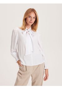 Reserved - Bluzka z wiązaniem - biały. Kolor: biały. Materiał: tkanina, wiskoza