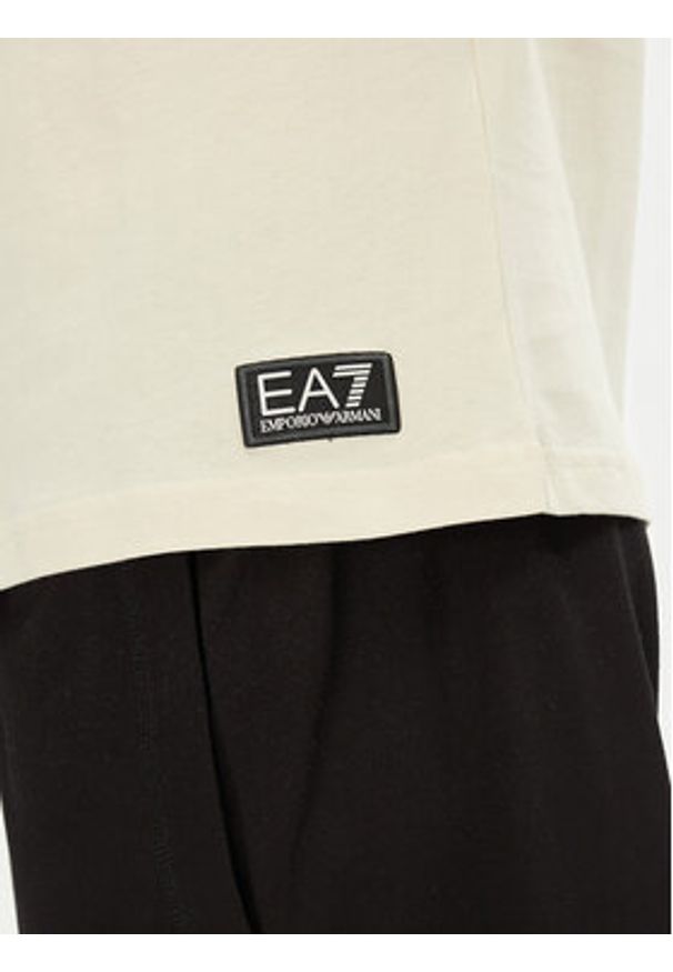 EA7 Emporio Armani T-Shirt 7M000138 AF10375 U1079 Écru Regular Fit. Materiał: bawełna