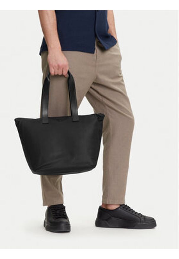 Emporio Armani Torba EM001797 AF13454 UC001 Czarny. Kolor: czarny. Materiał: skóra