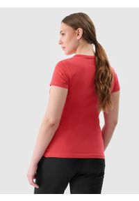 4f - T-shirt slim gładki damski - czerwony. Okazja: na co dzień. Kolor: czerwony. Materiał: dzianina, materiał, elastan, jersey, bawełna. Wzór: gładki. Styl: casual, sportowy