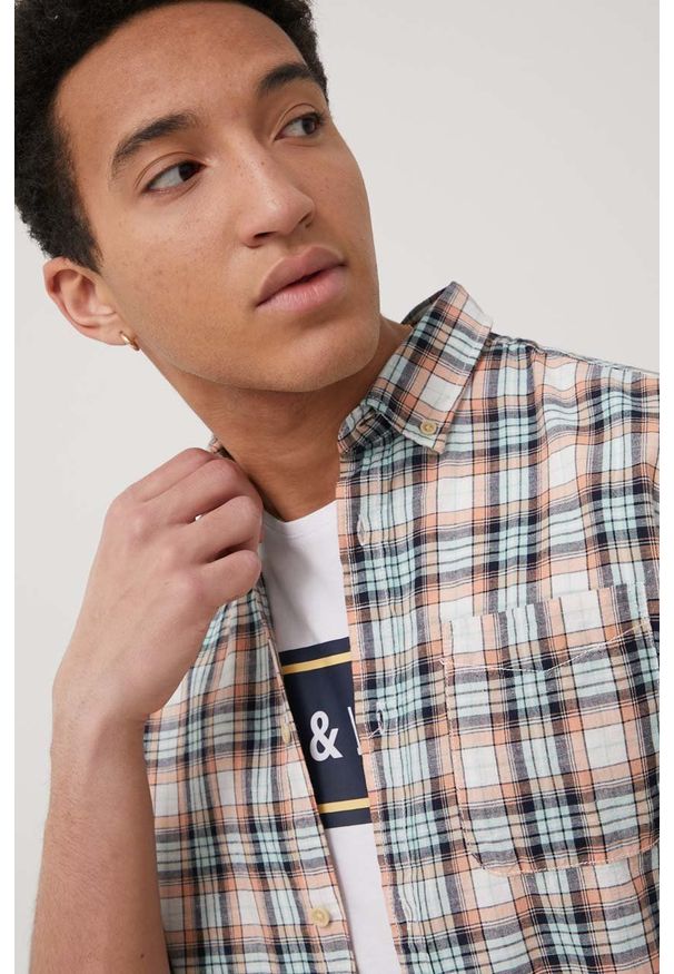 Jack & Jones koszula z domieszką lnu męska kolor turkusowy regular z kołnierzykiem button-down. Typ kołnierza: button down. Kolor: turkusowy. Materiał: len