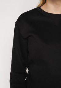 Born2be - Czarna Bluza z Bawełną Ozdobiona Przeszyciami Fezoria. Okazja: na co dzień. Kolor: czarny. Materiał: bawełna. Wzór: aplikacja. Styl: casual, klasyczny #4