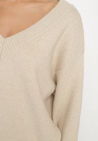 Born2be - Beżowy Sweter z Kaszmirem z Dekoltem w Serek Plenae. Okazja: na co dzień. Typ kołnierza: dekolt w serek. Kolor: beżowy. Materiał: kaszmir. Styl: klasyczny, casual, elegancki #7