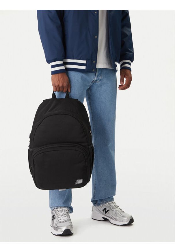 New Balance Plecak LAB51524BK Czarny. Kolor: czarny. Materiał: materiał