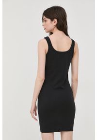 Silvian Heach sukienka kolor czarny mini dopasowana. Kolor: czarny. Materiał: dzianina. Długość rękawa: na ramiączkach. Wzór: gładki. Typ sukienki: dopasowane. Długość: mini #3