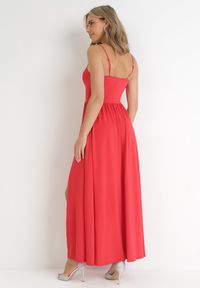Born2be - Czerwona Sukienka Maxi na Ramiączkach z Rozcięciem na Dole i Kwadratowym Dekoltem Jacklyn. Typ kołnierza: dekolt kwadratowy. Kolor: czerwony. Długość rękawa: na ramiączkach. Sezon: lato, wiosna. Długość: maxi #4