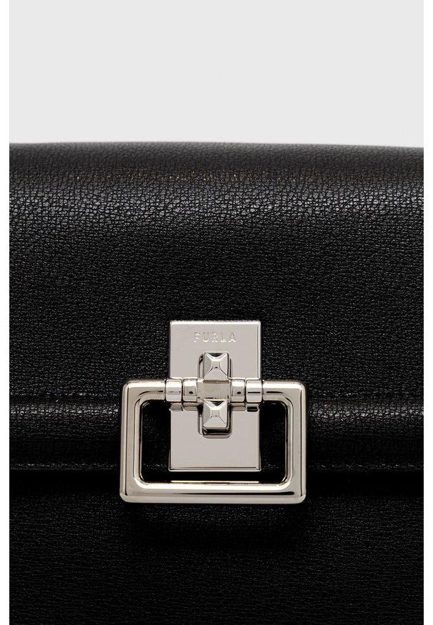 Furla torebka skórzana kolor czarny. Kolor: czarny. Materiał: skórzane. Rodzaj torebki: na ramię