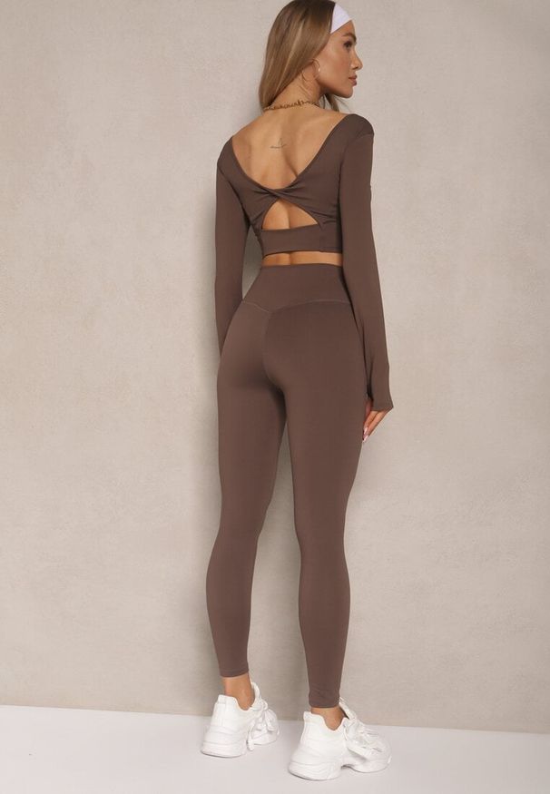 Renee - Brązowy Komplet Sportowy Legginsy High Waist i Longsleeve z Ozdobnym Tyłem Dasalle. Kolor: brązowy. Materiał: jeans
