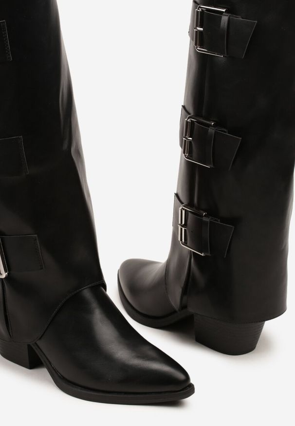 Born2be - Czarne Kozaki w Stylu Kowbojek na Obcasie z Wywiniętą Cholewką i Klamrą Latorema. Okazja: na co dzień, na imprezę. Zapięcie: klamry. Kolor: czarny. Materiał: skóra, jeans. Szerokość cholewki: normalna. Obcas: na obcasie. Styl: casual. Wysokość obcasa: średni