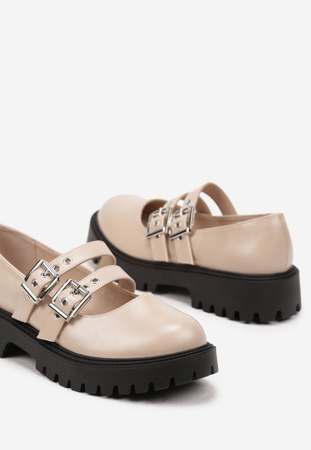 Born2be - Beżowe Masywne Półbuty w Rockowym Stylu z Paseczkami i Klamerkami Irittes. Okazja: na co dzień, na spacer. Nosek buta: okrągły. Zapięcie: pasek. Kolor: beżowy. Styl: rockowy