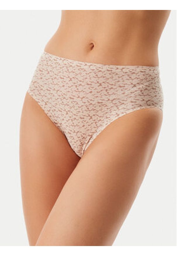 Chantelle Figi klasyczne z wysokim stanem Soft Stretch C11DC9 Beżowy. Stan: podwyższony. Kolor: beżowy. Materiał: syntetyk