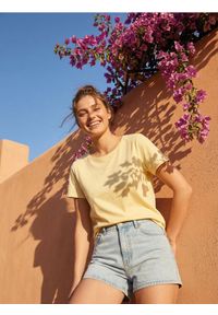 Sinsay - Bawełniana koszulka z krótkim rękawem - yellow jeans. Materiał: bawełna, jeans. Długość rękawa: krótki rękaw. Długość: krótkie #1