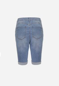 Born2be - Niebieskie Dopasowane Szorty Jeansowe do Kolan Namsin. Okazja: na co dzień. Stan: podwyższony. Kolor: niebieski. Materiał: jeans. Długość: do kolan. Styl: casual, elegancki #3