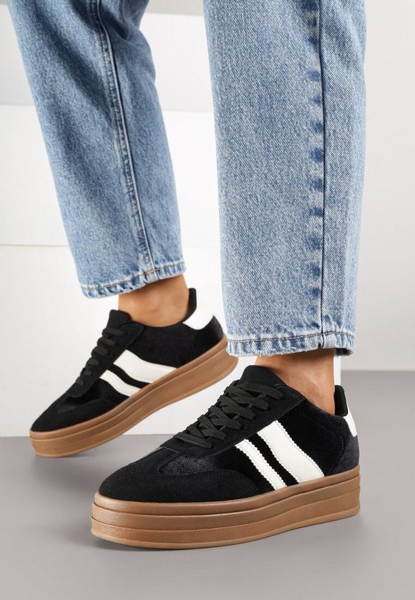 Born2be - Czarne Sneakersy w Stylu Klasycznych Tenisówek na Grubej Podeszwie Tuluvia. Okazja: na spacer. Kolor: czarny. Materiał: jeans. Sport: turystyka piesza