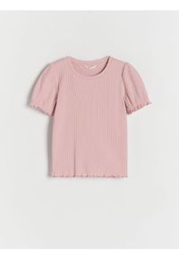 Reserved - T-shirt w prążek - różowy. Kolor: różowy. Materiał: dzianina, prążkowany, bawełna. Wzór: prążki