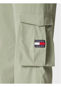 Tommy Jeans Spodnie materiałowe Betsy DW0DW14623 Zielony Relaxed Fit. Kolor: zielony. Materiał: syntetyk