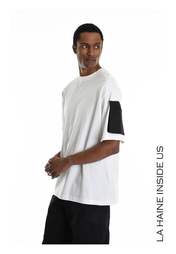 La Haine Inside Us T-shirt | 3Z M1206 | Mężczyzna | Biały. Kolor: biały. Materiał: bawełna. Wzór: aplikacja. Styl: elegancki