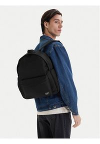 Guess Jeans Plecak M6RZ22 WK512 Czarny. Kolor: czarny. Materiał: materiał #1