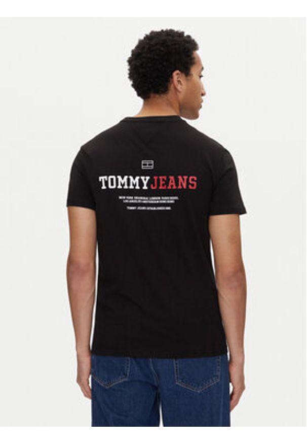 Tommy Jeans T-Shirt Dna Graphic DM0DM20815 Czarny Regular Fit. Kolor: czarny. Materiał: bawełna