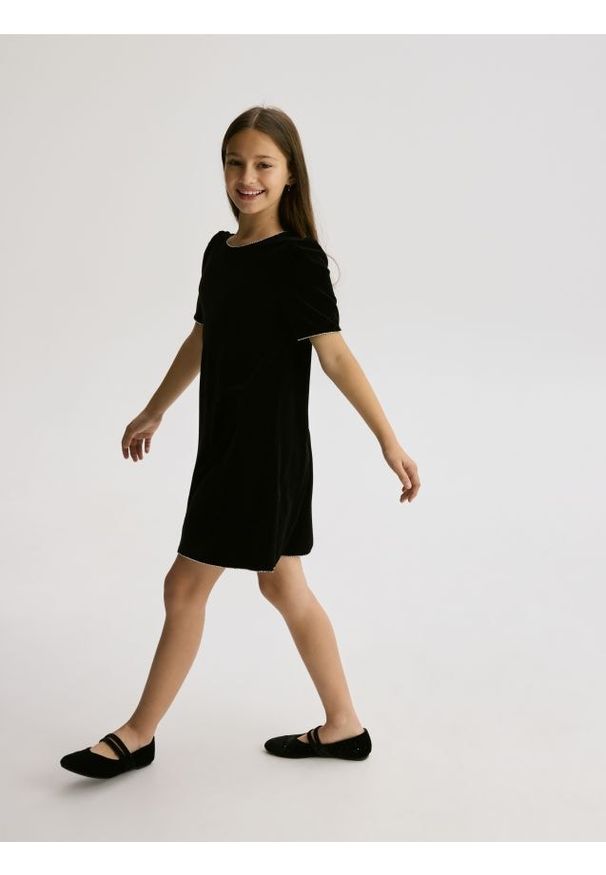 Reserved - Welurowa sukienka - czarny. Kolor: czarny. Materiał: welur