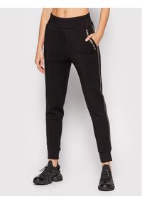 Guess Spodnie dresowe W2RB01 K7UW2 Czarny Regular Fit. Kolor: czarny. Materiał: dresówka, wiskoza