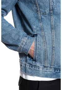 Levi's® - KURTKA JEANSOWA LEVI’S PRIDE COMMUNITY LGBTQIA+ TRUCKER JACKET 723340290. Okazja: na imprezę. Typ kołnierza: kaptur. Materiał: jeans. Wzór: haft, aplikacja, napisy. Sezon: lato. Styl: klasyczny