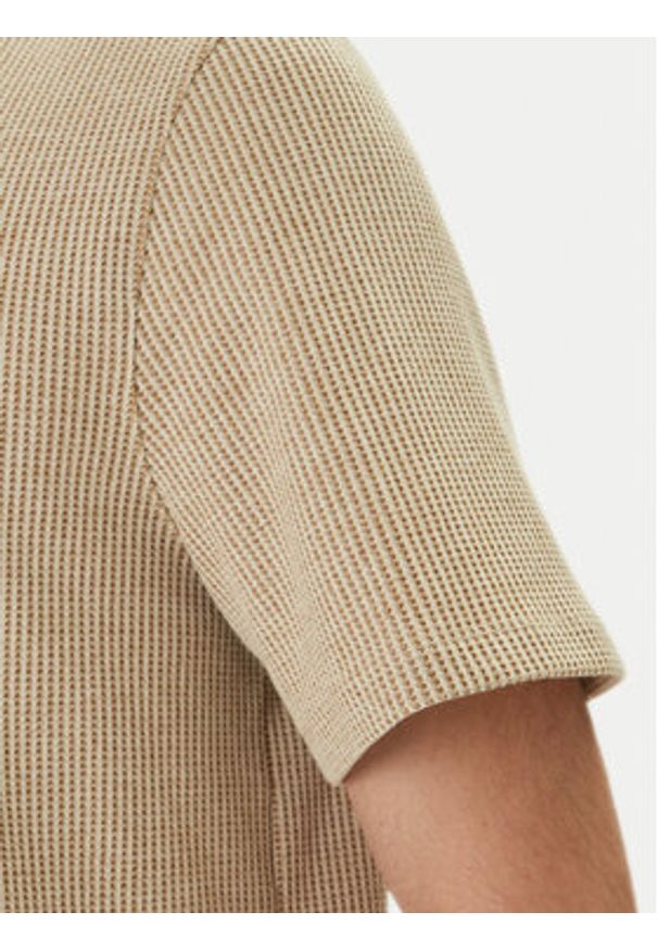 Guess Koszula M6GP09 K3078 Beżowy Regular Fit. Kolor: beżowy. Materiał: syntetyk