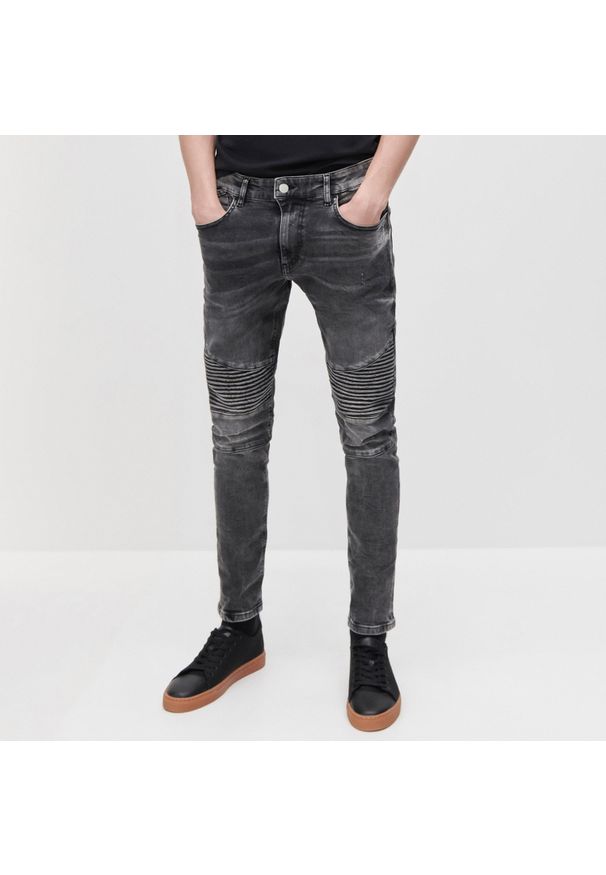 Reserved - Spodnie jeansowe skinny - Szary. Kolor: szary. Materiał: jeans