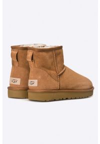 Ugg - UGG - Buty Classic Her/Mini II. Kolor: złoty, brązowy, wielokolorowy. Materiał: wełna, materiał, syntetyk, skóra, futro, zamsz. Szerokość cholewki: normalna. Obcas: na obcasie. Wysokość obcasa: średni, niski #2