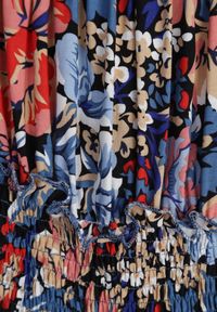 Renee - Niebiesko-Czarna Rozkloszowana Sukienka Mini z Gumkami w Pasie i Krótkimi Rękawami z Wiskozy Merrelle. Typ kołnierza: dekolt hiszpanka, kołnierz z falbankami. Kolor: niebieski. Materiał: wiskoza. Długość rękawa: krótki rękaw. Sezon: wiosna, lato. Długość: mini #6