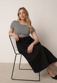 Born2be - Czarno-Biała Rozkloszowana Sukienka z Bawełny z Górą w Paski Aethephaia. Okazja: na co dzień. Kolor: czarny. Materiał: bawełna. Wzór: paski. Sezon: lato. Typ sukienki: proste, rozkloszowane. Styl: klasyczny, casual #4