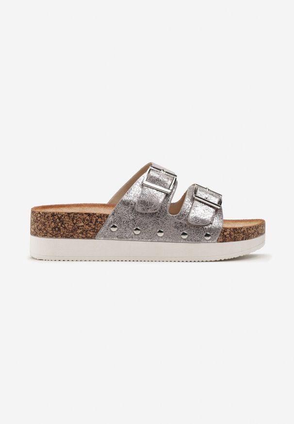 Renee - Srebrne Klapki Chodaki na Grubej Podeszwie z Dwoma Klamrami Steccama. Okazja: na co dzień. Kolor: srebrny. Styl: boho, casual