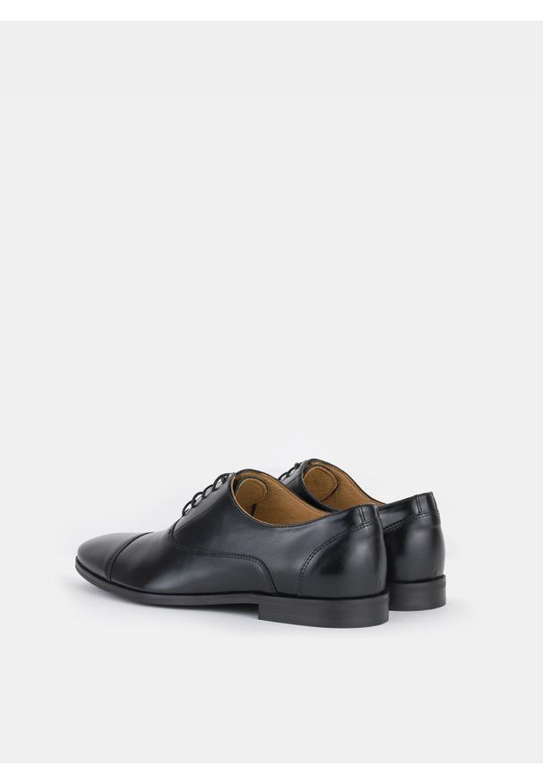 Pako Lorente - PAKO LORENTE – Buty męskie P000B-BX-061-C. Materiał: skóra. Styl: wizytowy, klasyczny