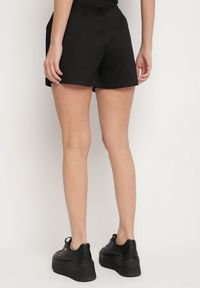 Born2be - Czarne Dresowe Szorty o Prostym Kroju z Wiązaniem i Kieszeniami Foladea. Okazja: na co dzień, na spacer. Kolor: czarny. Materiał: dresówka. Styl: klasyczny, casual #5