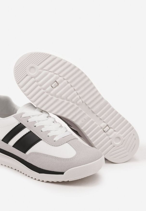 Born2be - Biało-Czarne Sneakersy Tenisówki z Ozdobnymi Paskami Flormi. Okazja: na co dzień. Zapięcie: pasek. Kolor: biały. Materiał: jeans. Sezon: wiosna