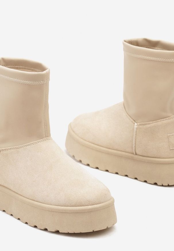 Born2be - Beżowe Śniegowce na Płaskiej Podeszwie ze Skarpetową Cholewką Sevinae. Okazja: na co dzień. Kolor: beżowy. Materiał: wełna, jeans. Szerokość cholewki: normalna. Sezon: jesień, zima. Obcas: na płaskiej podeszwie. Styl: elegancki, casual