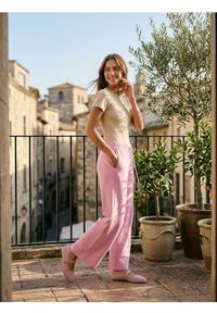 Sinsay - Spodnie wide leg z miękkiej dzianiny z domieszką wiskozy soft touch - różowy. Kolor: różowy. Materiał: dzianina, wiskoza #1