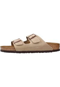 Klapki damskie Birkenstock Arizona. Zapięcie: klamry. Kolor: brązowy. Materiał: materiał. Szerokość cholewki: normalna. Sport: turystyka piesza