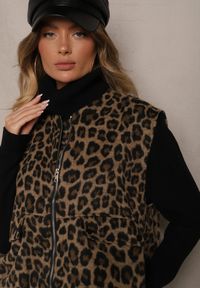 Renee - Brązowa Kamizelka z Dodatkiem Lnu Oversize w Panterkę Enarielin. Okazja: na co dzień. Kolor: brązowy. Materiał: len. Wzór: motyw zwierzęcy. Styl: wizytowy, elegancki, casual #3