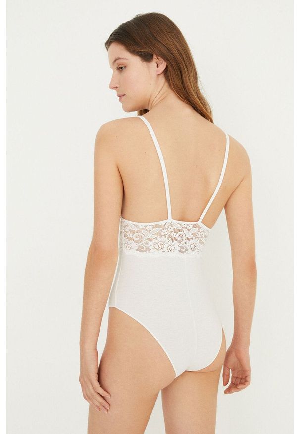 Women Secret - women'secret body Bodylette kolor biały koronkowe gładki. Kolor: biały. Materiał: koronka. Wzór: gładki