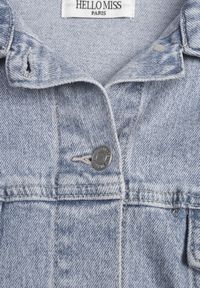 Renee - Niebieska Jeansowa Kurtka z Bawełną w Stylu Basic Elliemia. Kolor: niebieski. Materiał: bawełna, jeans. Wzór: haft, grochy. Styl: klasyczny, retro, boho #2