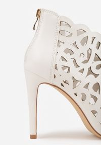 Renee - Białe Sandały Botki Vices na Szpilce z Ażurową Cholewką Natilora. Okazja: na randkę. Kolor: biały. Wzór: ażurowy. Sezon: lato. Obcas: na szpilce. Styl: elegancki #9